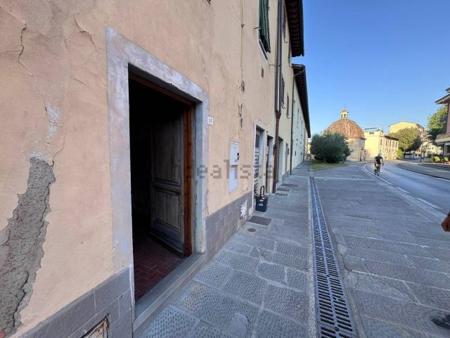Locale Commerciale in vendita a Figline e Incisa Valdarno, Figline Valdarno