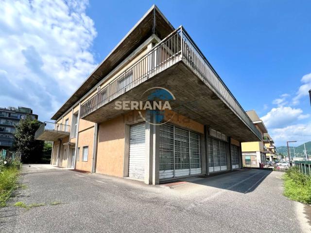 Locale Commerciale in vendita a Cene, Lombardia
