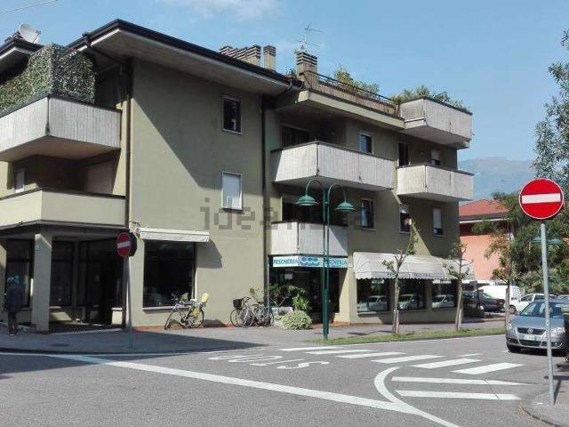 Locale Commerciale in vendita a Comunità Alto Garda e Ledro, Riva