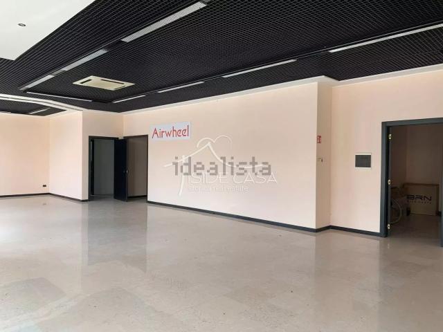 Locale Commerciale in vendita a Angeli, San Giorgio Di Mantova