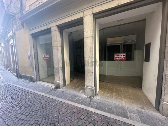 Locale Commerciale in vendita a Borgo di Ponte, Cividale Del Friuli