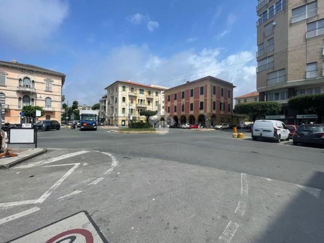 Locale Commerciale in vendita a Lavagna, Liguria