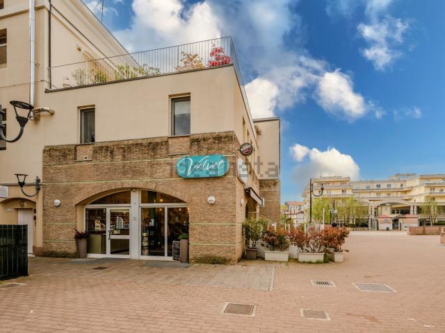 Locale Commerciale in vendita a Polle, Piemonte