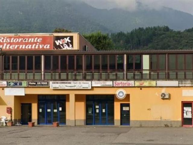 Locale Commerciale in vendita a Comunità Montana Valli del Verbano, Mesenzana