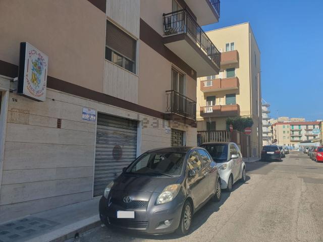 Locale Commerciale in vendita a Puglia, Bari