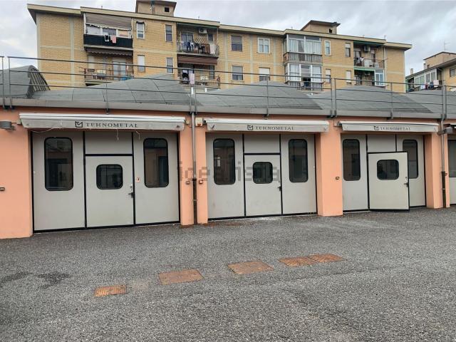 Locale Commerciale in vendita a Quinto Basso, Sesto Fiorentino