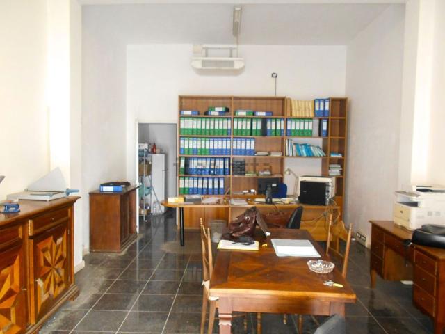 Locale Commerciale in vendita a Buonconvento, Toscana