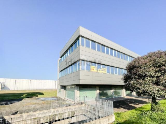 Locale Commerciale in vendita a Castenedolo, Brescia