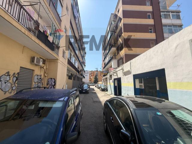 Locale Commerciale in vendita a Puglia, Bari