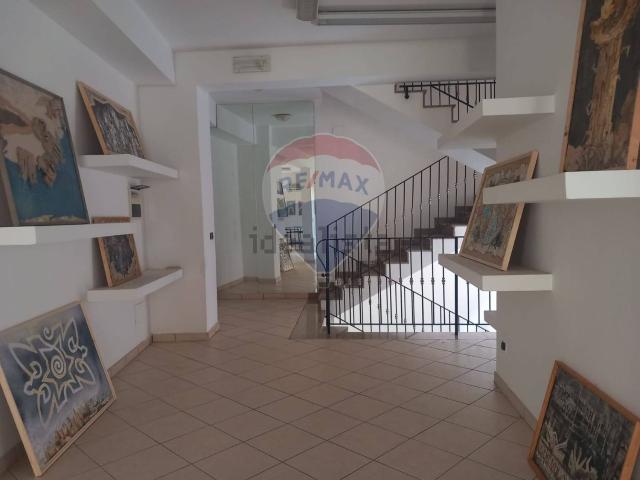 Locale Commerciale in vendita a Partinico, Sicilia