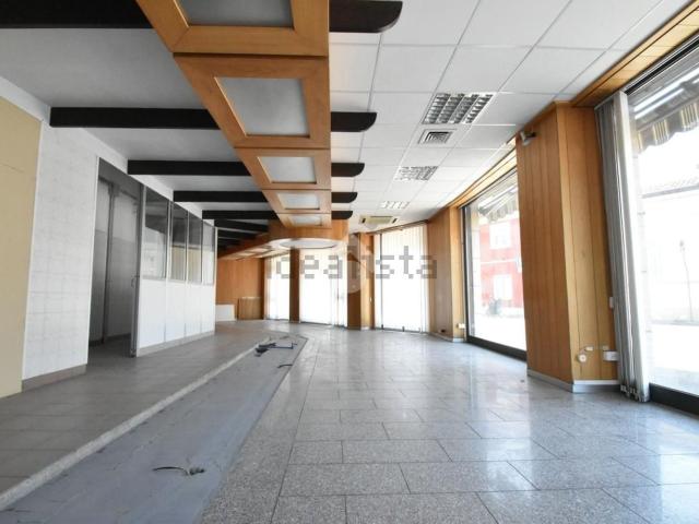 Locale Commerciale in vendita a Borgo Castello, Gorizia