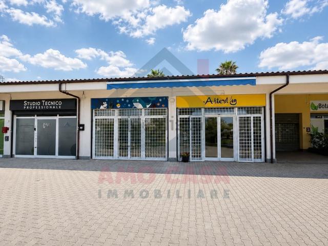 Locale Commerciale in vendita a Prato del Mare, Santa Marinella