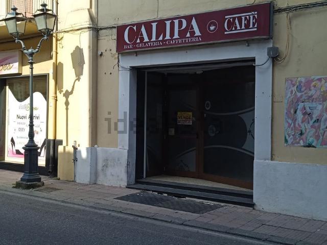 Locale Commerciale in vendita a Calabria, Reggio Calabria