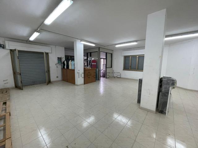 Locale Commerciale in vendita a Ottaviano, Campania