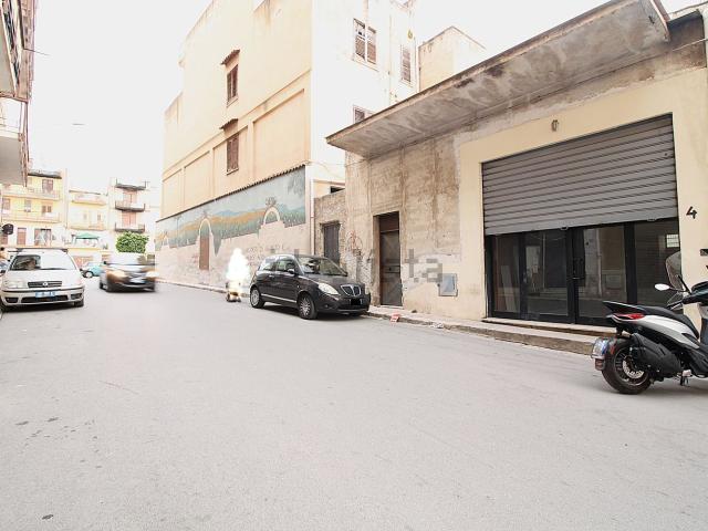Locale Commerciale in vendita a Villabate, Sicilia