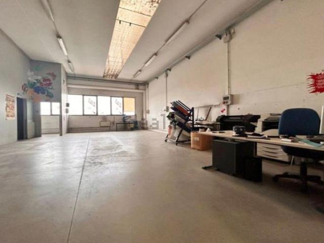 Locale Commerciale in vendita a Piemonte, Torino