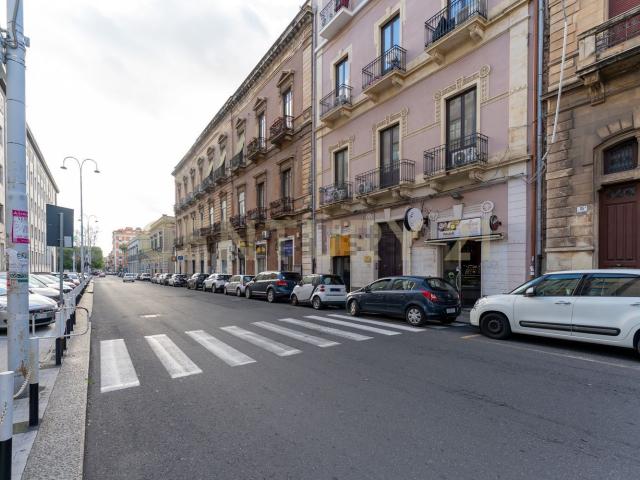 Locale Commerciale in vendita a Borgo-Sanzio, Catania