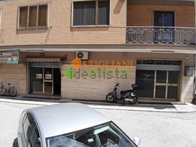 Locale Commerciale in vendita a Campobasso, Molise