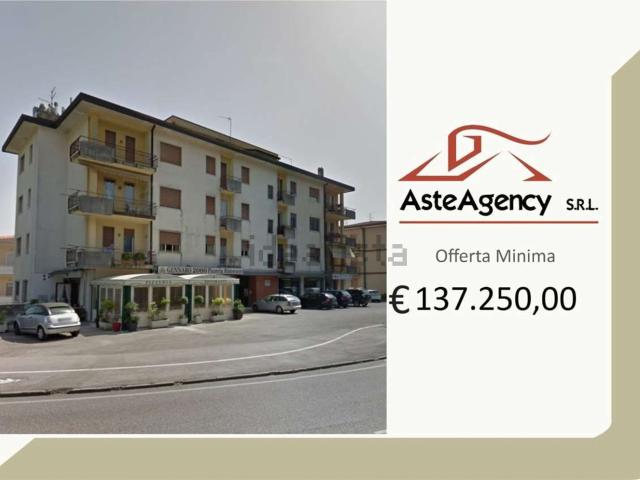 Locale Commerciale in vendita a Serravalle, Vittorio Veneto