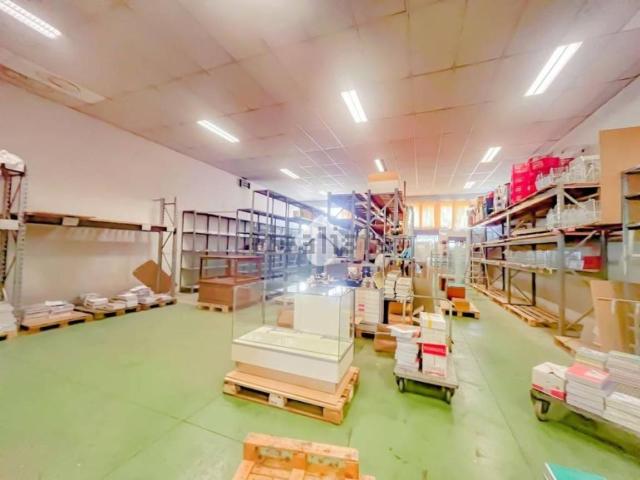 Locale Commerciale in vendita a Unione dei comuni del Distretto Ceramico, Fiorano Modenese