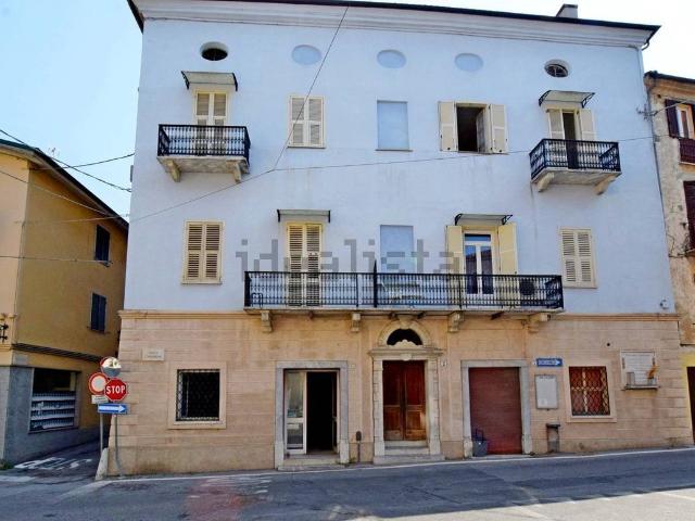 Locale Commerciale in vendita a Carassone, Piemonte