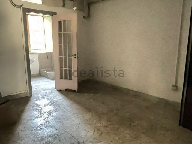 Locale Commerciale in vendita a Municipalità 8, Piscinola