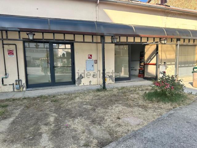 Locale Commerciale in vendita a Cannara, Umbria