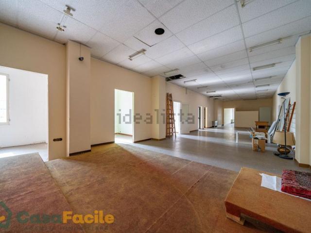 Locale Commerciale in vendita a Unione dei comuni Valle del Savio, Cesenà