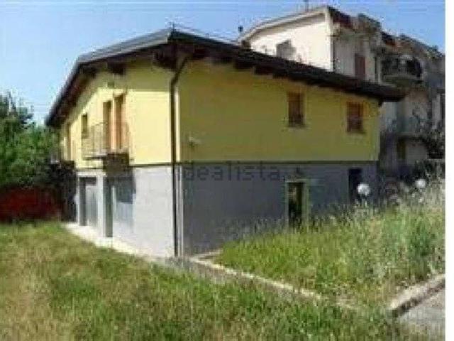 Locale Commerciale in vendita a Unione dei comuni del Frignano, Pavullo Nel Frignano