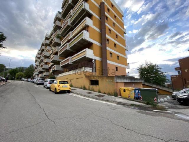Locale Commerciale in vendita a Marche, Ascoli Piceno