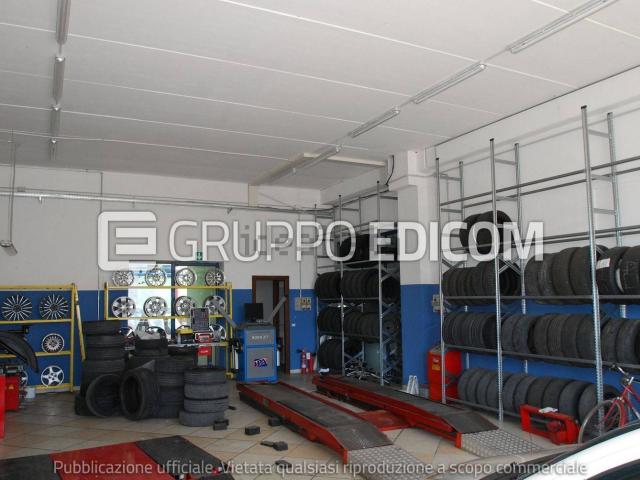 Locale Commerciale in vendita a Terni, Umbria
