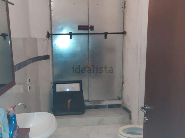 Locale Commerciale in vendita a Fabbrica, Carrara