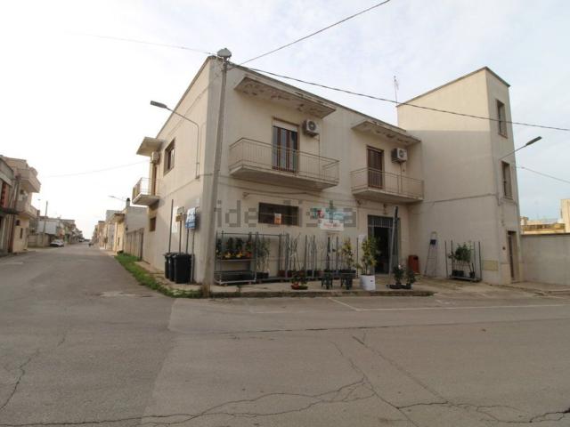 Locale Commerciale in vendita a Puglia, Taranto