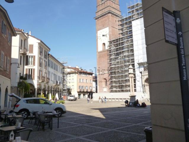 Locale Commerciale in vendita a Centro, Monza