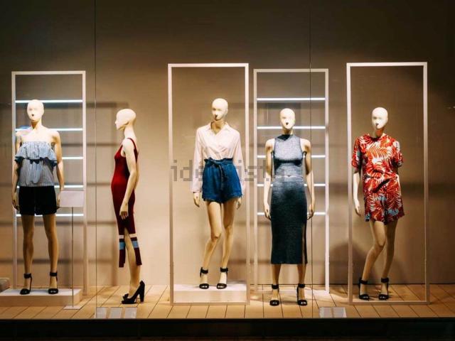 Locale Commerciale in vendita a Biumo Superiore, Varese