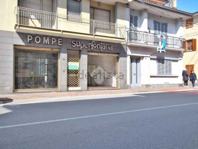 Locale Commerciale in vendita a Borgo d'Ale, Vercelli