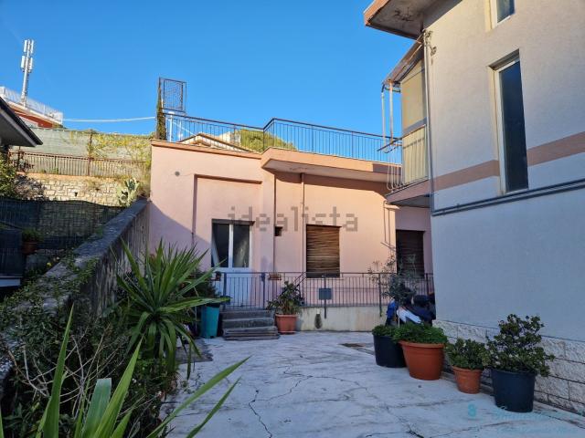 Locale Commerciale in vendita a Alassio, Liguria