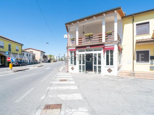 Locale Commerciale in vendita a Unione Delta del Po, Mesola