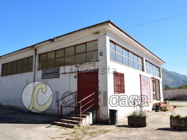 Locale Commerciale in vendita a Le Pastenelle, Cervaro