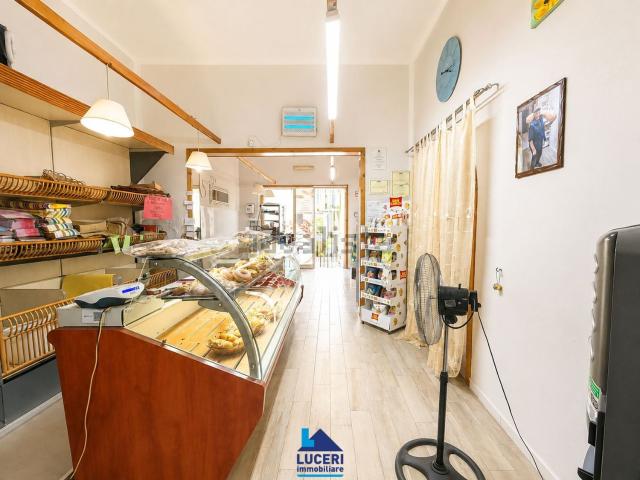 Locale Commerciale in vendita a Puglia, Lecce