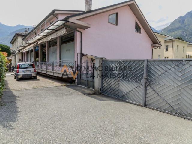 Locale Commerciale in vendita a Torille, Verres