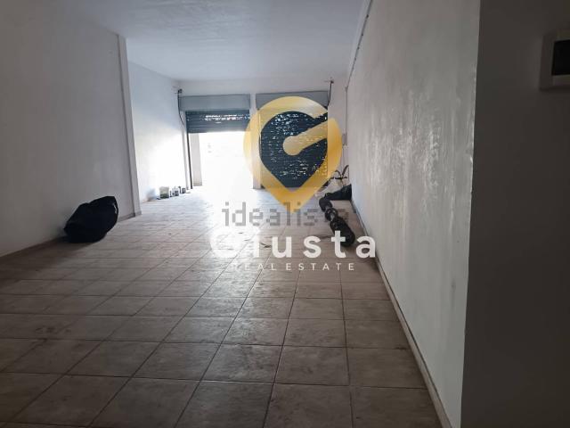 Locale Commerciale in vendita a Casale, Puglia