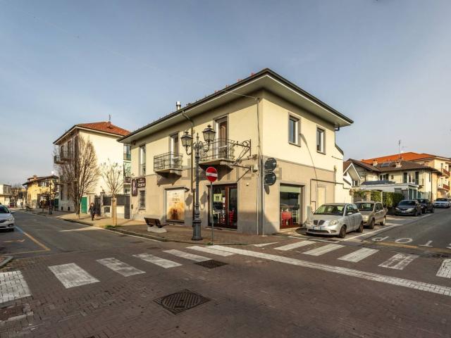 Locale Commerciale in vendita a Orbassano, Torino