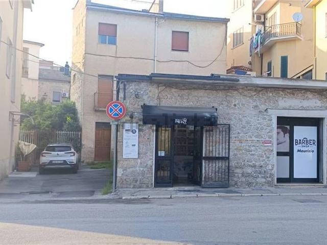 Locale Commerciale in vendita a Pontecorvo, Lazio