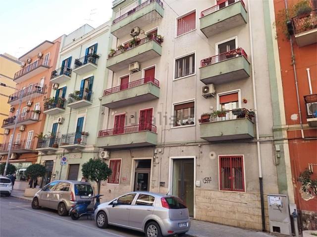 Locale Commerciale in vendita a Puglia, Bari