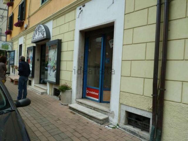 Locale Commerciale in vendita a Carsoli, Abruzzo