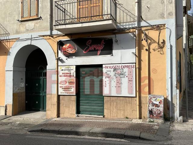 Locale Commerciale in vendita a Mugnano Del Cardinale, Campania