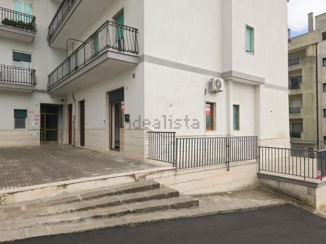 Locale Commerciale in vendita a Puglia, Taranto