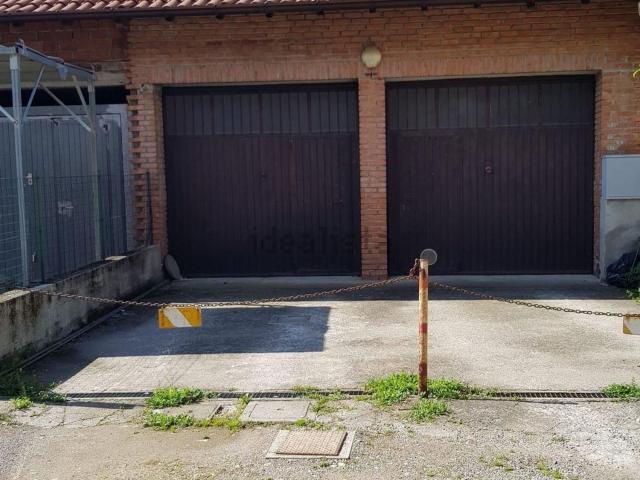 Locale Commerciale in vendita a Rovello Porro, Lombardia