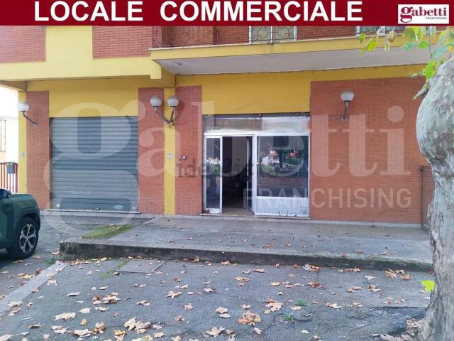 Locale Commerciale in vendita a Latina, Lazio